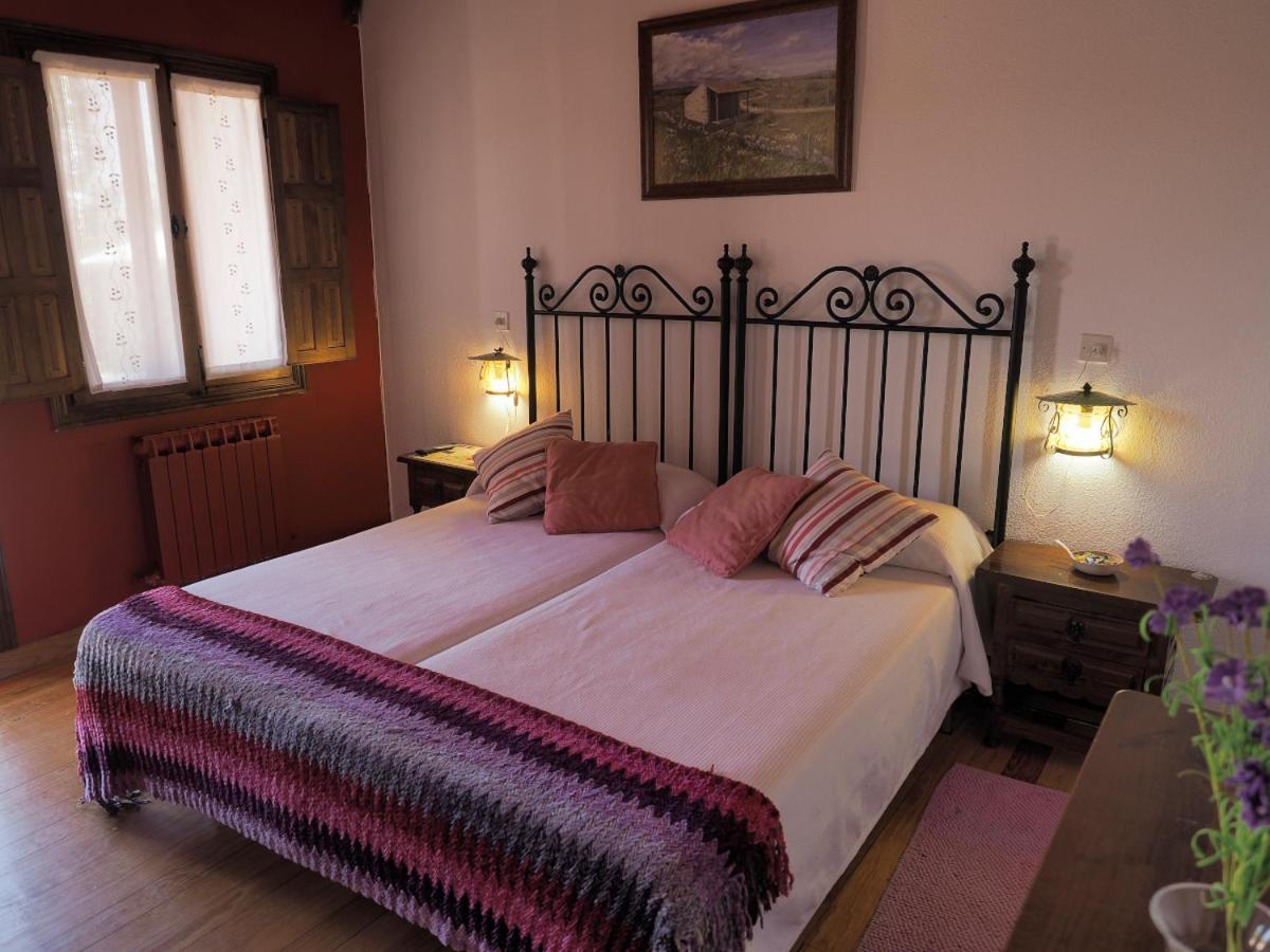 Hospedium Hostal Almanzor Navarredonda de Gredos Zewnętrze zdjęcie