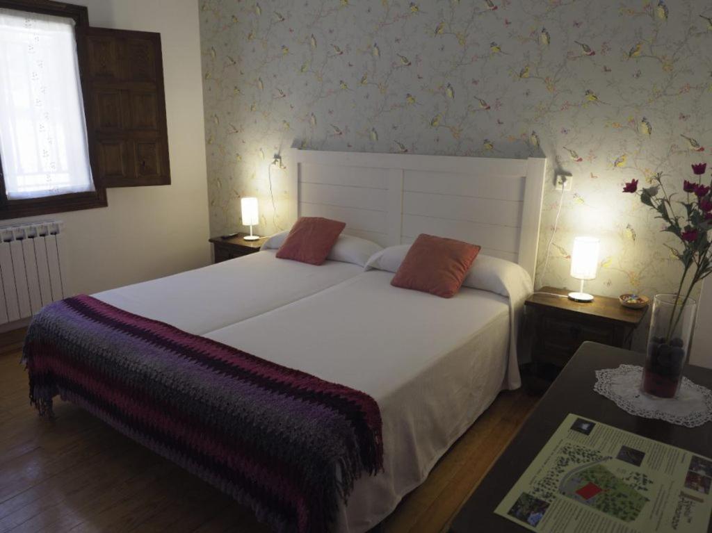 Hospedium Hostal Almanzor Navarredonda de Gredos Zewnętrze zdjęcie